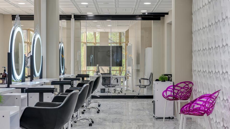 saloon